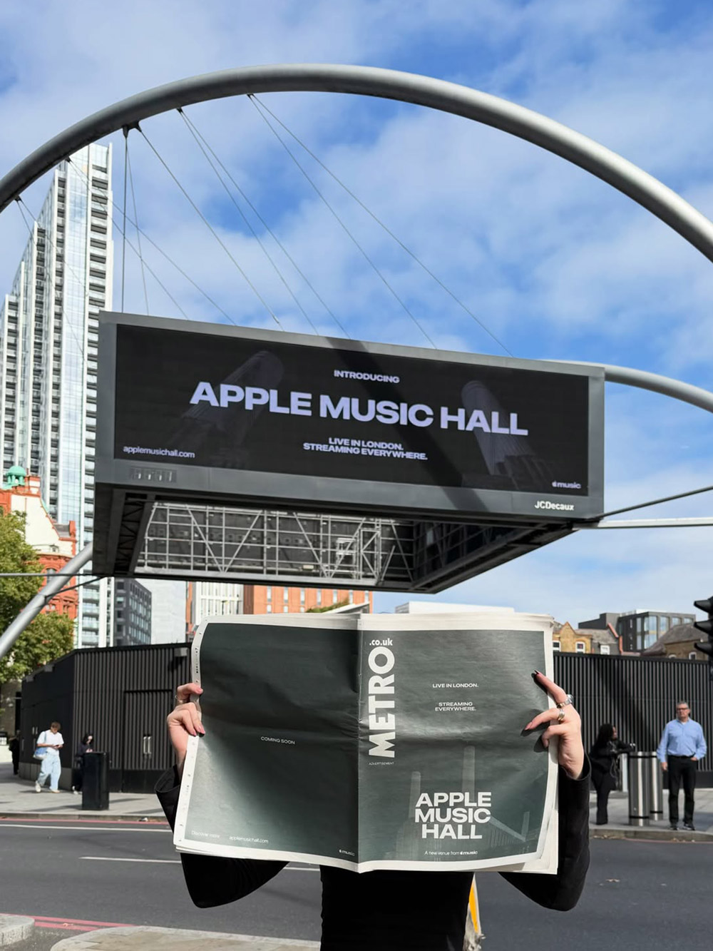 Apple Music Hall 中展示的新字标
